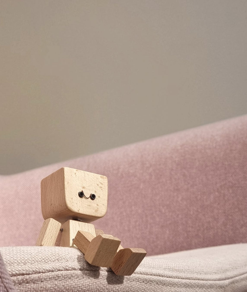 🔥Charming Little Wooden Figure That Sways with 12PCS Magnetic Expressions